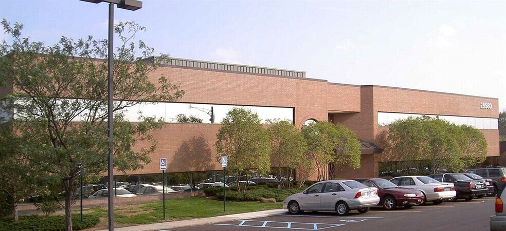 More Photos Of 28580 Orchard Lake Rd, Farmington Hills Office For Lease
