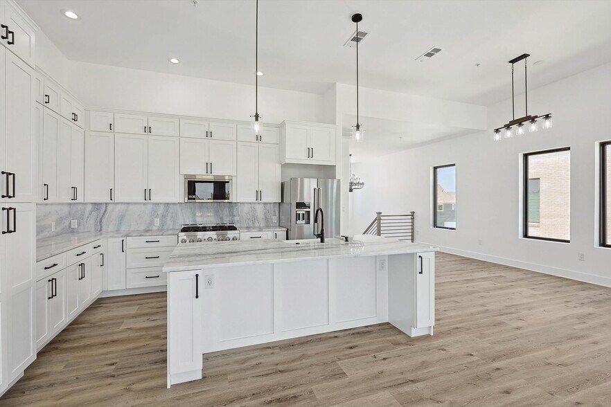 More Photos Of 767 W Main St, Coppell Storefront Retail Office For Sale