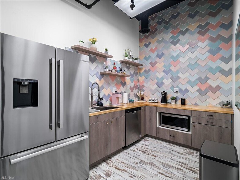 More Photos Of 408 W St Clair Ave, Cleveland Multifamily For Sale