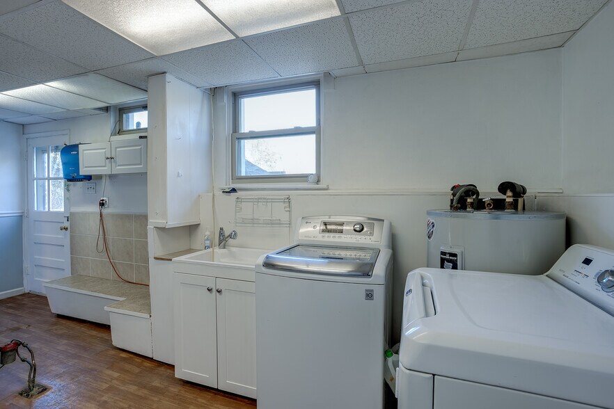 More Photos Of 1662 Route 206, Southampton Specialty For Sale