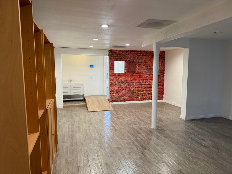 More Photos Of 504 S Harbor Blvd, Fullerton Freestanding For Sale