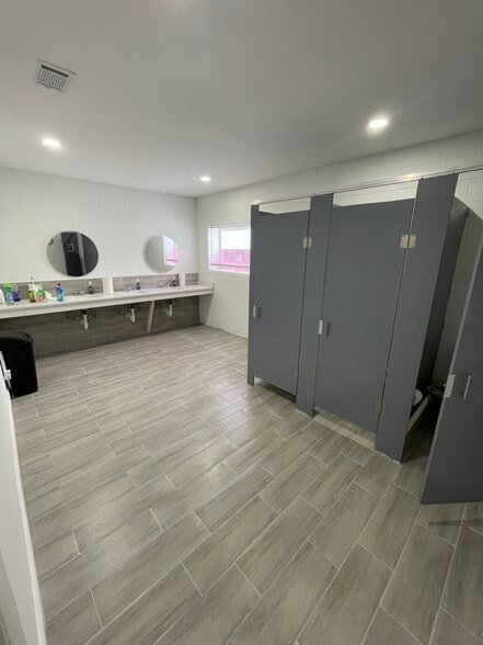 More Photos Of 1901 Waters Ave, Savannah Religious Facility For Lease