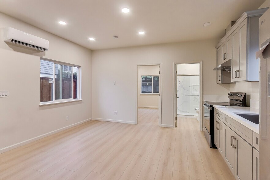 More Photos Of 1362-1364 E 27th St, Oakland Apartments For Sale