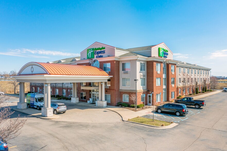 Primary Photo Of 21100 Haggerty Rd, Northville Hotel For Sale