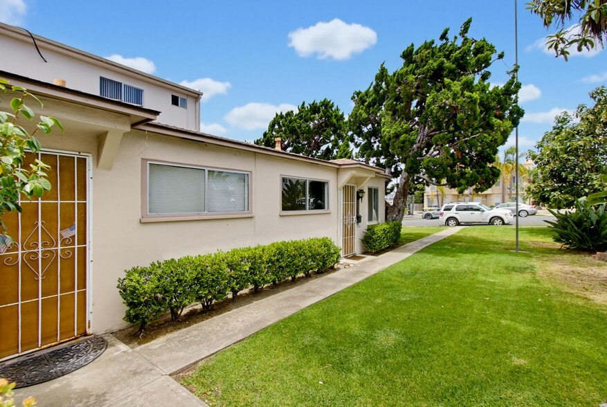 More Photos Of 1449 Oliver Ave, San Diego Multifamily For Sale