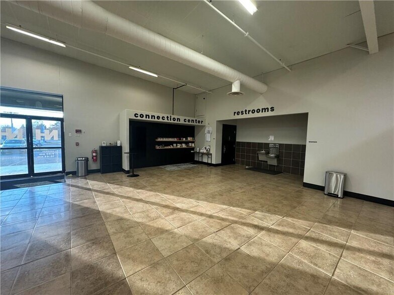 More Photos Of 1705 S Walton Blvd, Bentonville Office For Sale