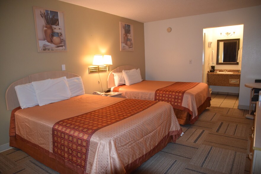 More Photos Of 1600 W Avenue D, Lovington Hotel For Sale