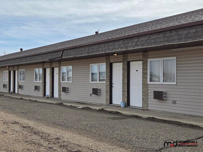 More Photos Of 775 W 5th Ave, Shaunavon Hotel For Sale