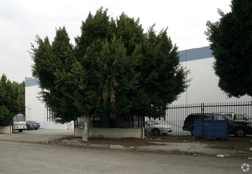 More Photos Of 350-354 N Avenue 21, Los Angeles Warehouse For Lease