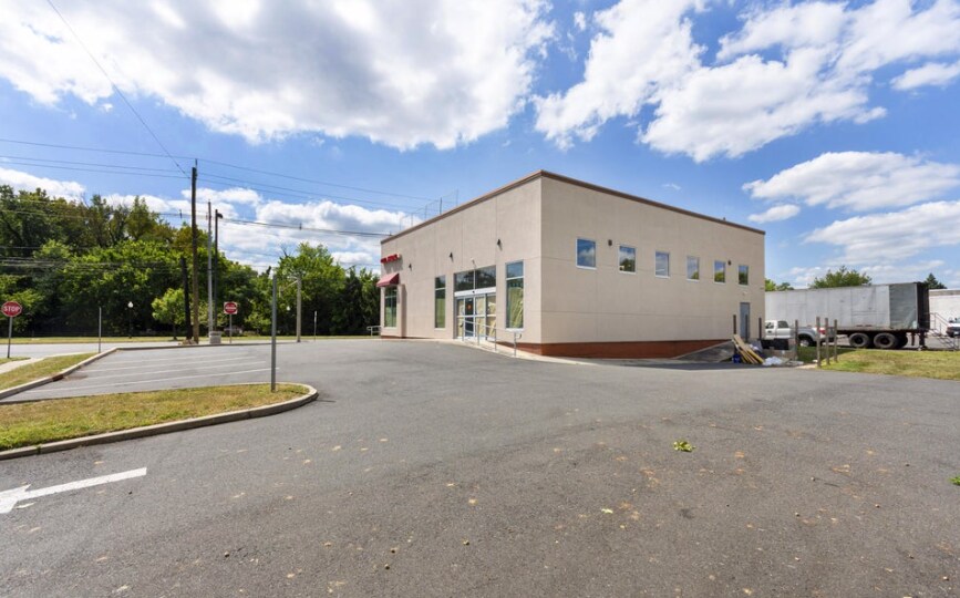 More Photos Of 1822 N Olden Ave, Ewing Restaurant For Sale