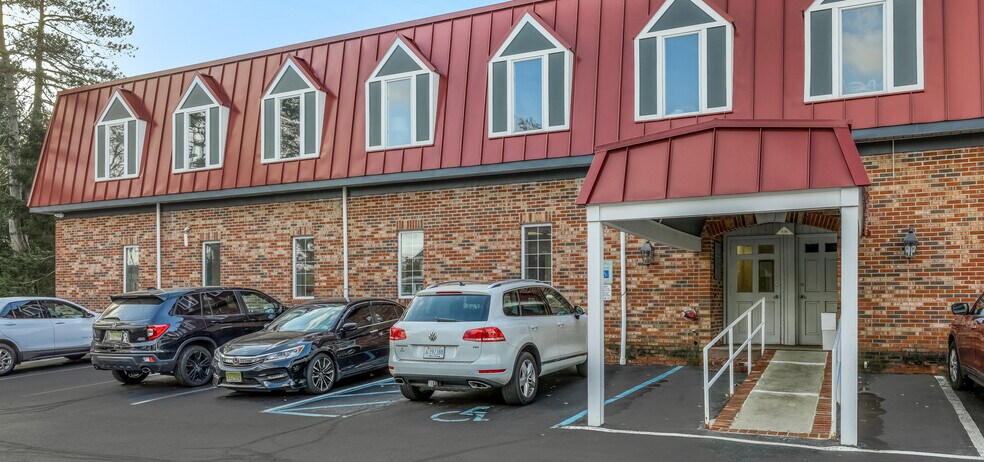 More Photos Of 385 Clinton Ave, Wyckoff Medical For Sale