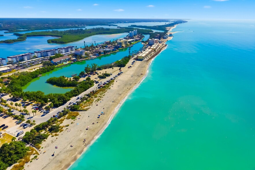 More Photos Of 9022 Midnight Pass Rd, Sarasota Apartments For Sale