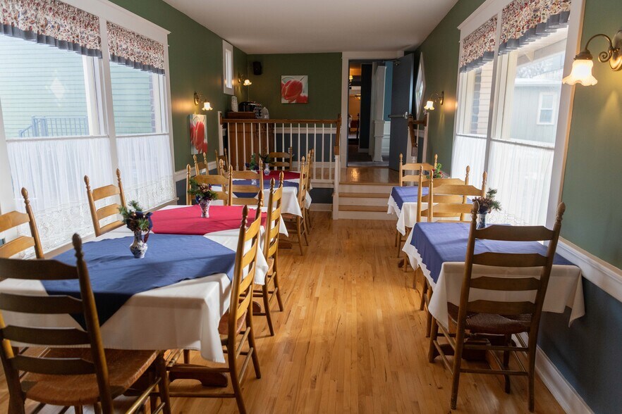 More Photos Of 1111 Washington St, Pella Hospitality For Sale