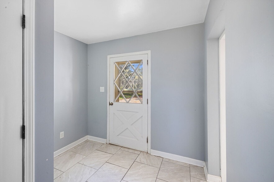 More Photos Of 2721 Wendell Blvd, Wendell Medical For Lease