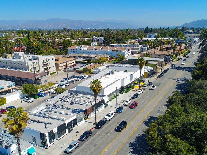 Primary Photo Of 13003-13009 Ventura Blvd, Studio City Unknown For Lease