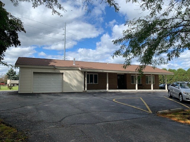 More Photos Of W229N2573 Duplainville Rd, Waukesha Storefront Retail Office For Lease