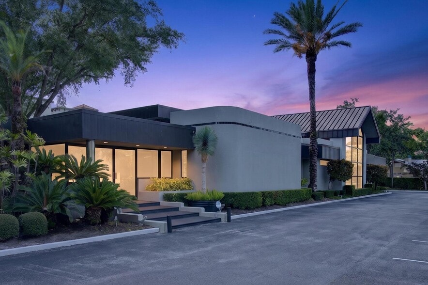 More Photos Of 221 Circle Dr, Maitland Office For Sale
