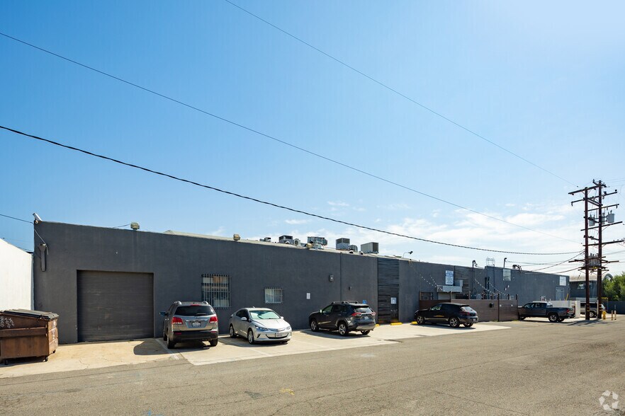 More Photos Of 5913-5915 Blackwelder St, Culver City Loft Creative Space For Lease