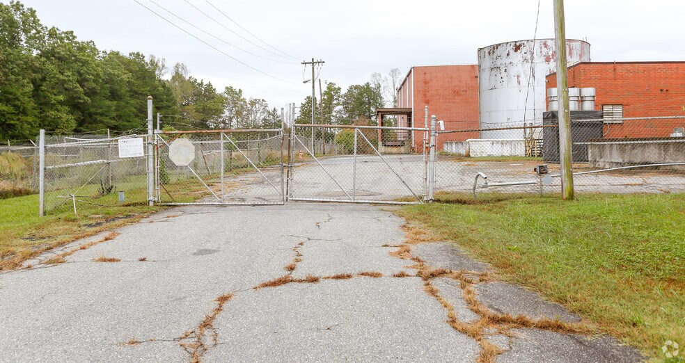 More Photos Of 1515 W Academy St, Cherryville Warehouse For Lease