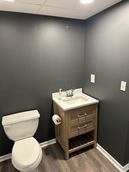 More Photos Of 3310 Kent Rd, Stow Unknown For Lease