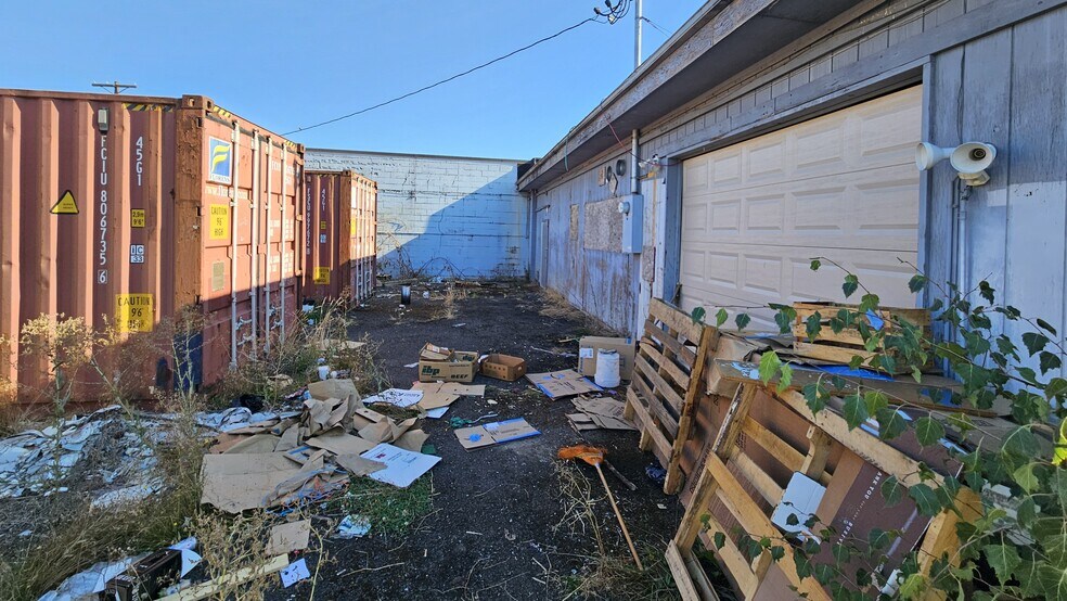 More Photos Of 551 14th Ave, Longview Freestanding For Sale