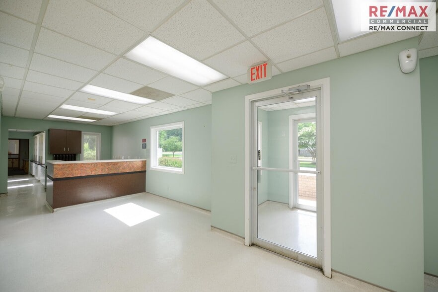 More Photos Of 3440 Hampton Hwy, Yorktown Office For Sale