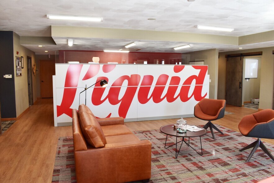 More Photos Of 1305 Excalibur Dr, Janesville Office For Sale