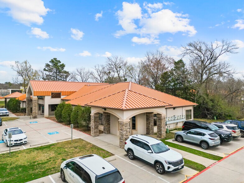 More Photos Of 123 Blue Heron Dr, Montgomery Office For Lease