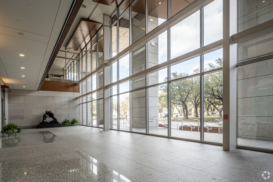 More Photos Of 6400 Fannin St, Houston Medical For Lease