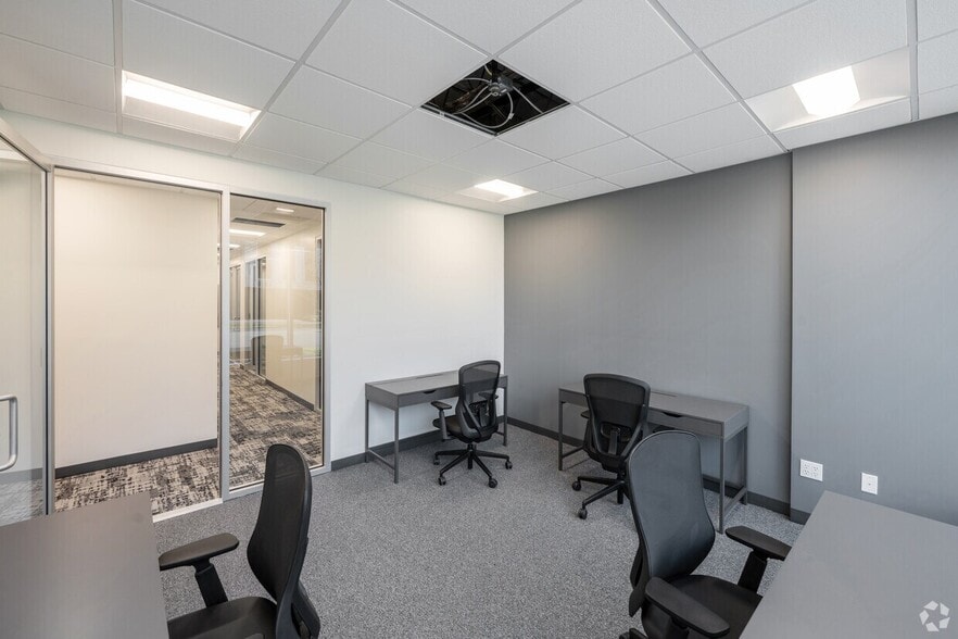 More Photos Of 1051 Franklin Ave, Garden City Office For Sale