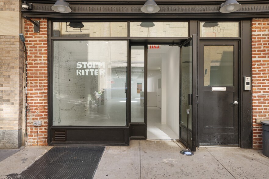 More Photos Of 803-807 Washington St, New York Apartments For Lease