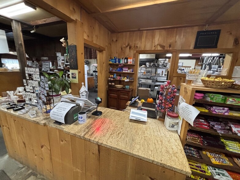 More Photos Of 138 Main Rd, Westhampton Restaurant For Lease