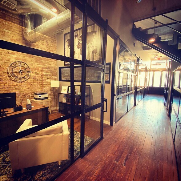 More Photos Of 102 S Goliad St, Rockwall Office For Lease