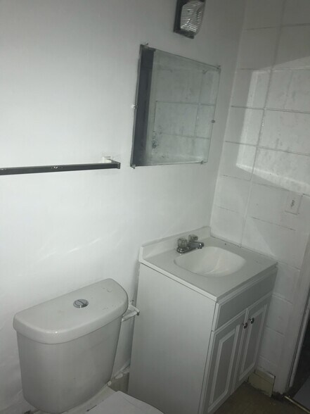 More Photos Of 2810 Fairwest St, Montgomery Apartments For Sale