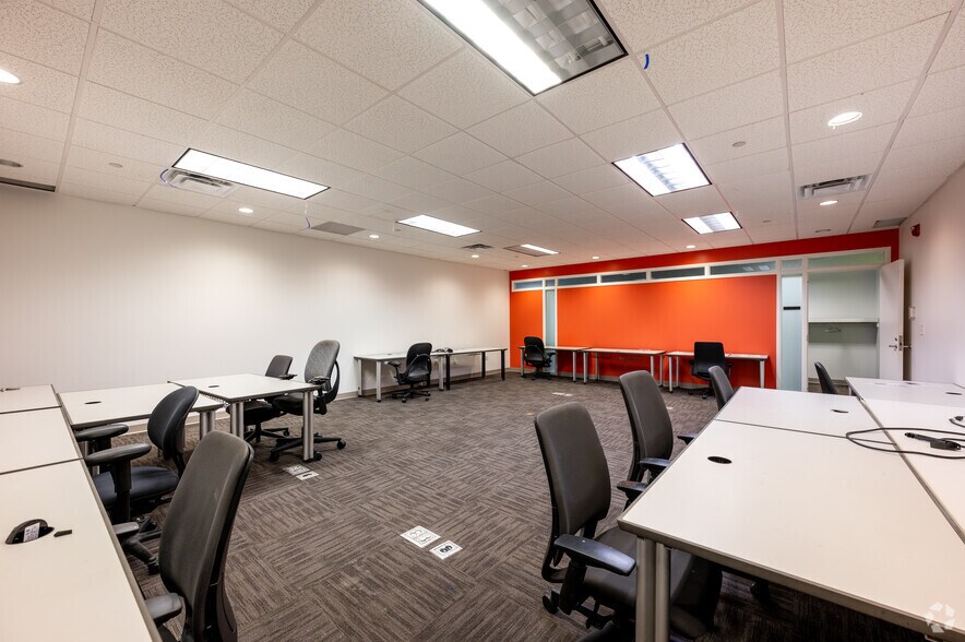 More Photos Of 9001 S Walnut St, Daleville Office For Lease