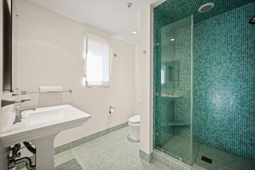 More Photos Of 1514 Abbot Kinney Blvd, Los Angeles Loft Creative Space For Lease