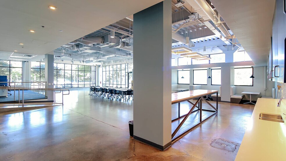 More Photos Of 6800 Burleson Rd, Austin Unknown For Lease