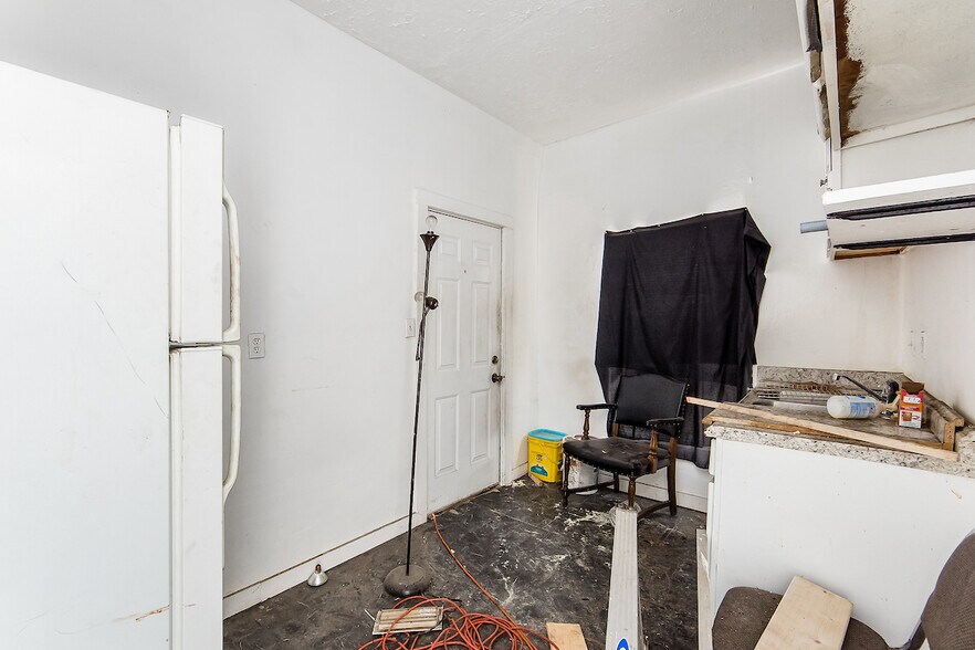 More Photos Of 1068-1072 E Livingston Ave, Columbus Storefront Retail Residential For Sale