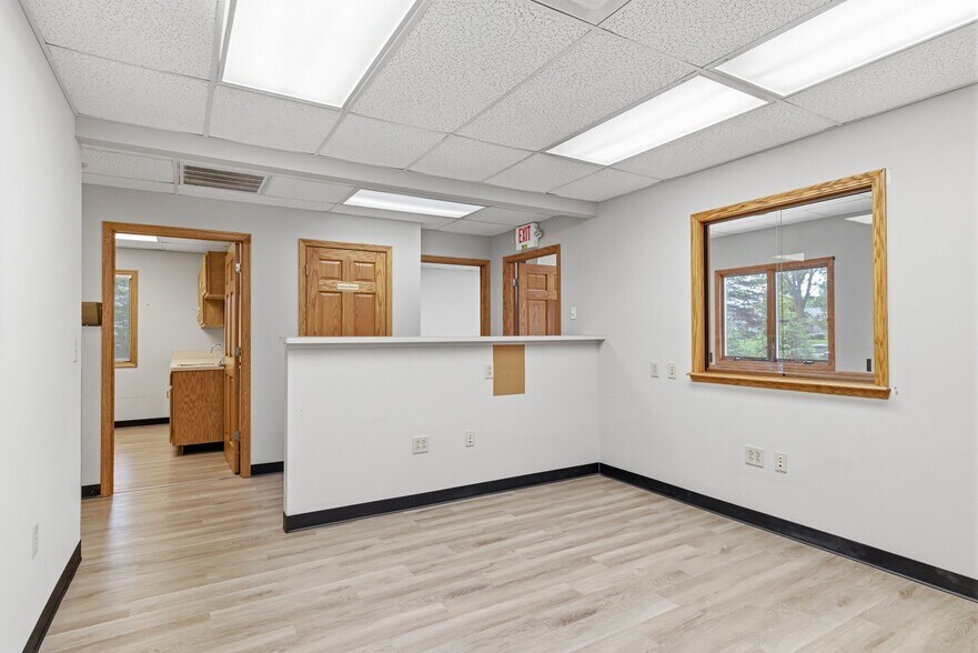 More Photos Of 1221 S Trimble Rd, Mansfield Office For Lease