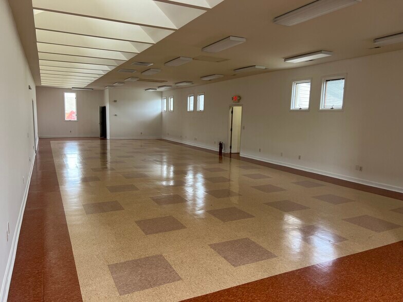 More Photos Of 755 Thimble Shoals Blvd, Newport News Loft Creative Space For Lease