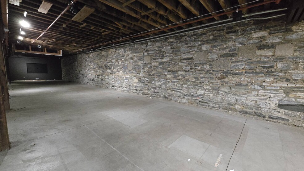 More Photos Of 481 Van Brunt St, Brooklyn Warehouse For Lease