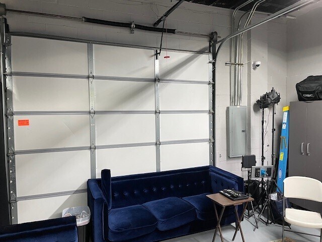 More Photos Of 3500 W 11 Mile Rd, Berkley Light Manufacturing For Lease