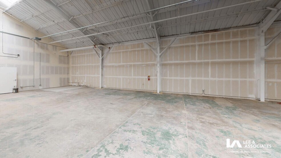 More Photos Of 1345-1355 Orizaba Ave, Long Beach, Long Beach Warehouse For Lease
