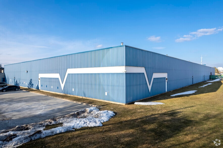 More Photos Of 35 Regan Rd, Brampton Manufacturing For Lease