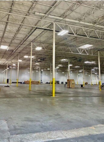 More Photos Of 12100 Inkster Rd, Redford Township Warehouse For Lease