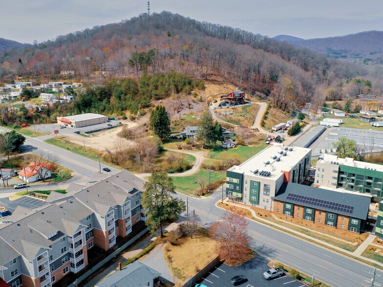 More Photos Of 2236 US 70 Hwy, Swannanoa General Retail For Sale