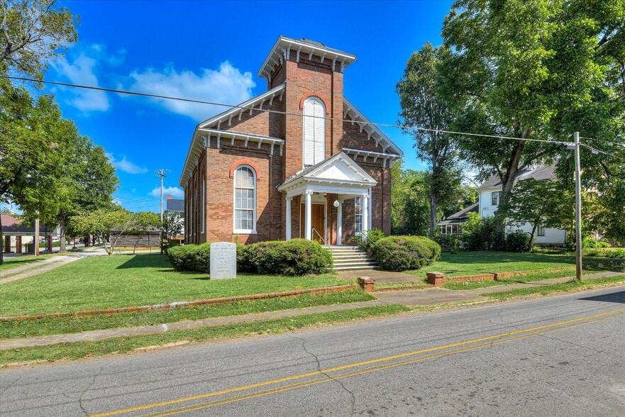 More Photos Of 205 E Liberty St, Washington Religious Facility For Sale