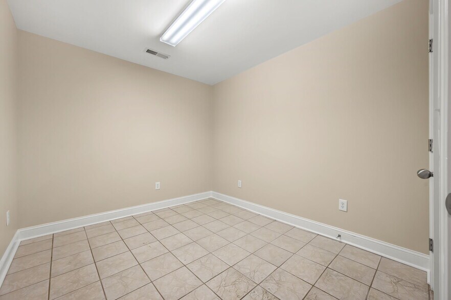 More Photos Of 117 Prince St, Shelbyville Specialty For Sale