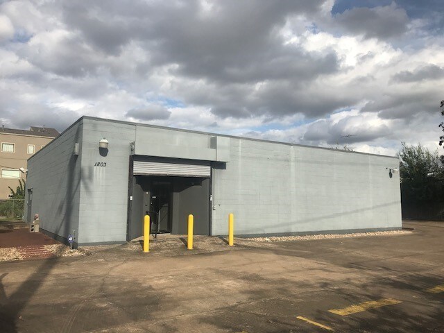 More Photos Of 1803 McGowen St, Houston Office For Sale