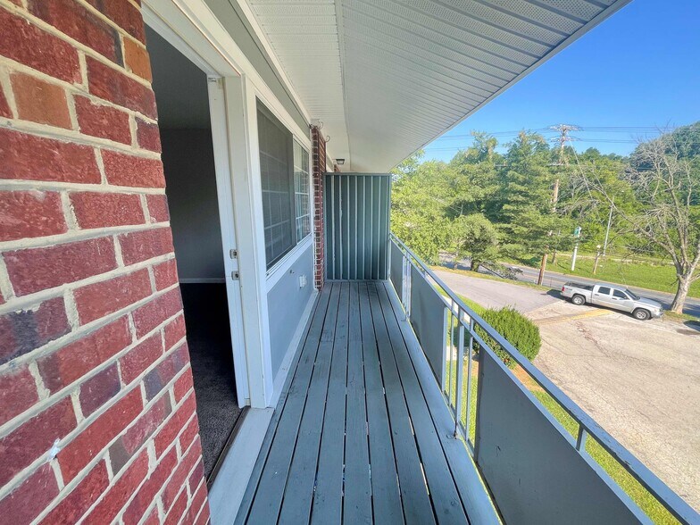 More Photos Of 1627 Ingleside Ave, Baltimore Apartments For Sale